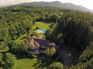 90 Edson Wood Rd, Stowe VT  exterior