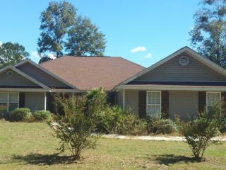 224 Emanuel Church Rd, Brunswick, GA 31523-8400