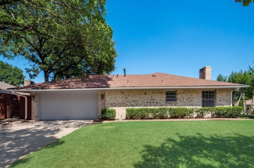 2117 Sandy Ln, Irving TX  75060-5642 exterior