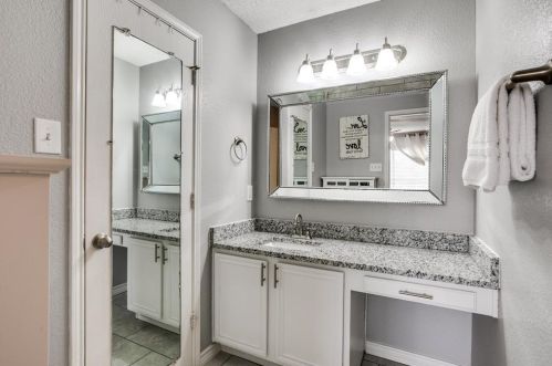 5729 Stone Mdw Ln, Fort Worth TX  76179-3739 exterior