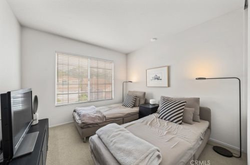 36 Del Perlatto, Irvine CA  92614-5360 exterior