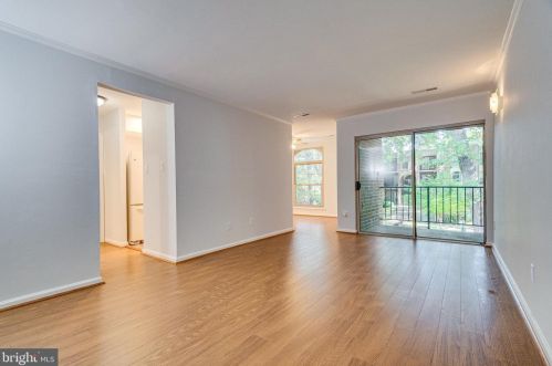 3306 Woodburn Village Dr, Annandale, VA 22003-1248