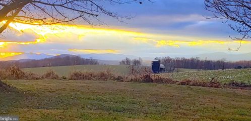 5682 Scholars Rd, Crosskeys, VA 22841-2138