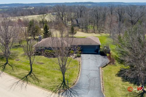 16 Cameron Rd, Galena, IL 61036-9598