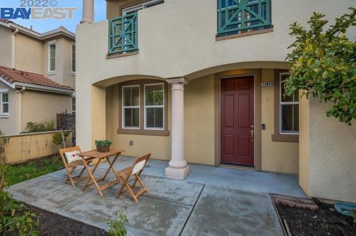 26348 Saklan Rd, Hayward, CA 94545-1929