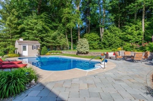 18 Magnolia Ave, Parsippany, NJ 07834-9328