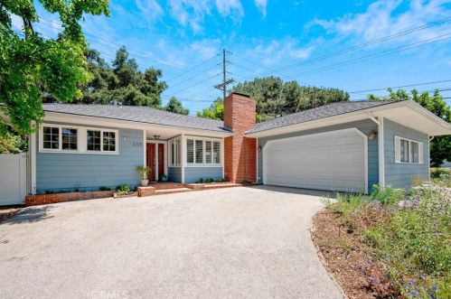 3205 Park Vista Dr, Glendale, CA 91214-3756