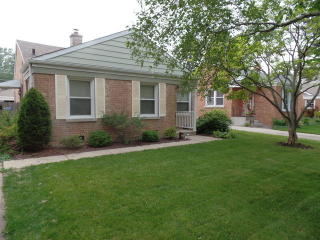 8238 Caldwell Ave, Niles, IL 60714-2601