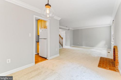 10014 Downeys Wood Ct, Springfield VA  22015-2730 exterior