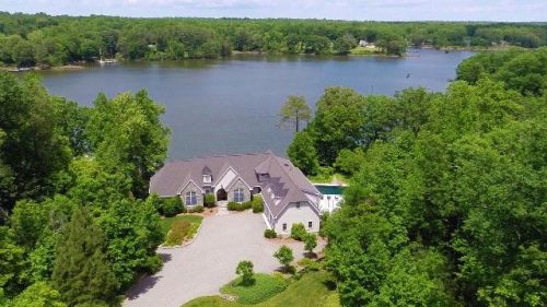238 Waddy Dr, Weems, VA 22576-2012