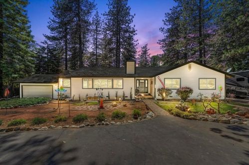 5777 Silverleaf Dr, Michigan Bluff, CA 95631-9633