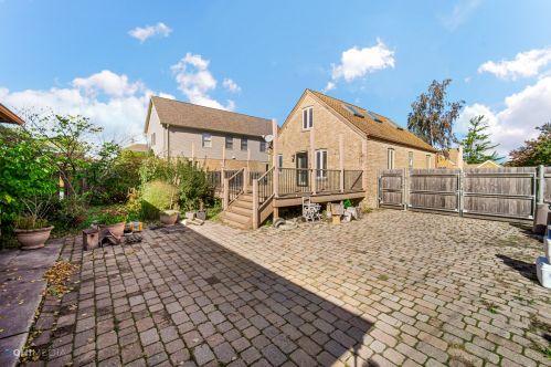 7103 Keeney St, Niles IL  60714-3039 exterior