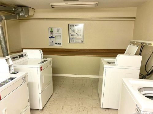 160 Trolley Crossing Ln, Middletown CT  06457-5860 exterior