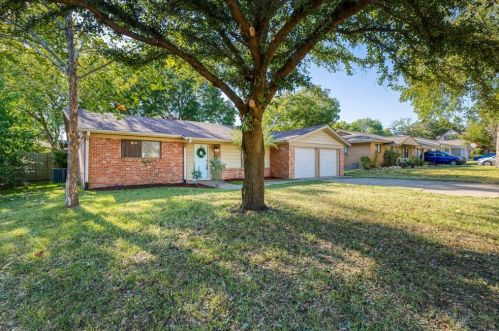 1206 Cozby St, Fort Worth, TX 76126-3310