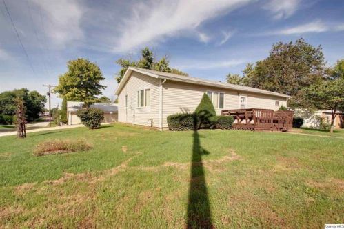 130 State Rd, Mendon, IL 62351-1211