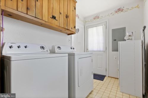 1004 Oakwood Rd, Haddonfield NJ 08033-3632 exterior