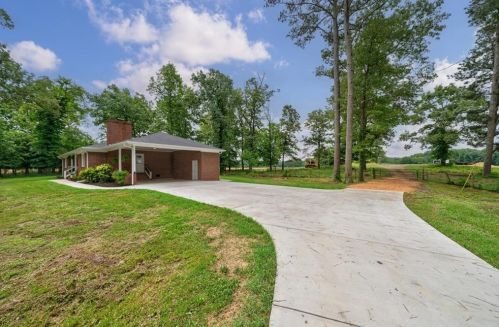 6959 Martha Berry Hwy, Armuchee, GA 30105-2053