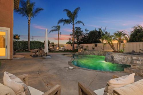 6645 Elegant Tern Pl, Carlsbad, CA 92011-2640