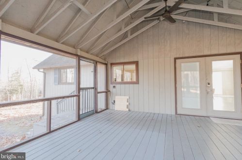 49 Pileated Woodpecker Ln, Hedgesville WV  25427-5384 exterior