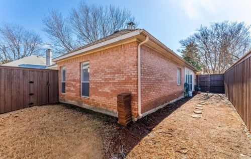 7642 Chadwick Ct, Dallas TX 75248-1600 exterior