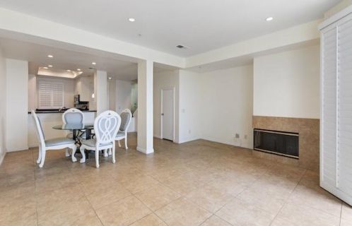 2000 Pacific Coast Hwy, Huntington Beach, CA 92648-3947
