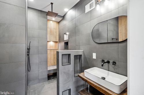 716 56th St, Philadelphia PA  19143-2508 exterior