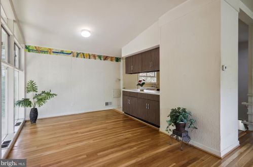 2205 Richland Pl, Silver Spring MD 20910-2331 exterior