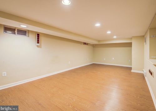 12500 Meadowood Dr, Silver Spring MD 20904-2928 exterior