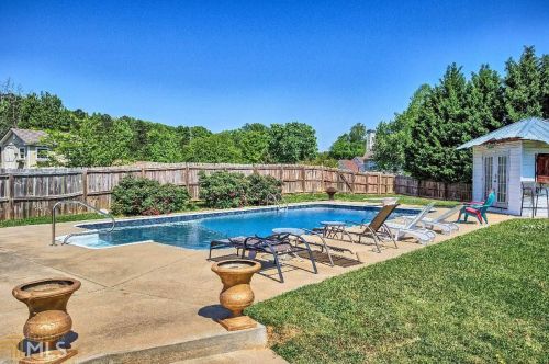 105 Melrose Creek Dr, Stockbridge GA  30281-2350 exterior