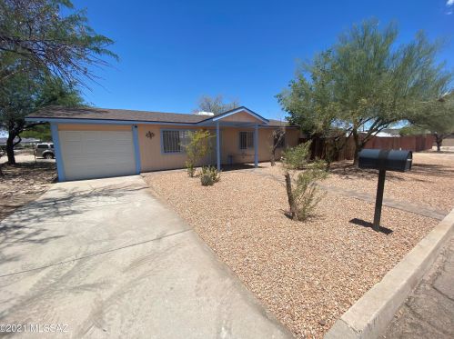 61 Lee St, Tucson, AZ 85705-6627