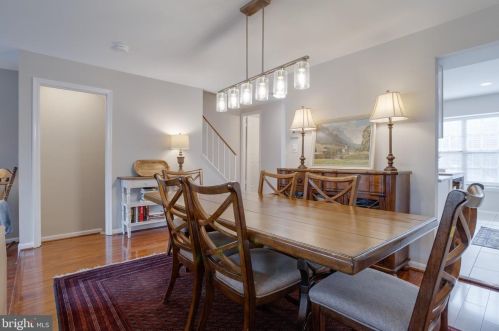 8816 Ridge Hollow Ct, Springfield VA  22152-1424 exterior