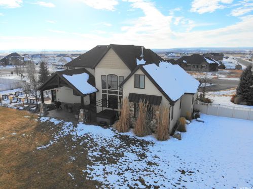 385 Stonegate Dr, Roosevelt, UT 84066-4852