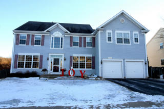 496 Nuthatch Way, Third Lake, IL 60046