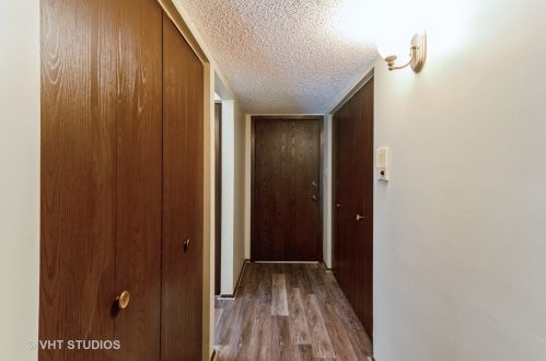 14525 Walden Ct, Oak Forest, IL 60452-1014