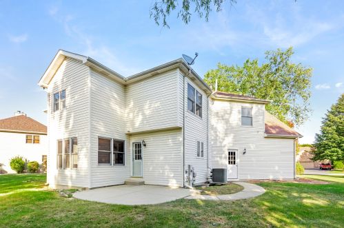 215 Cambridge Ct, Oswego, IL 60543-8023