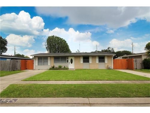 1917 Cedarwood Ave, Gretna, LA 70056-2713