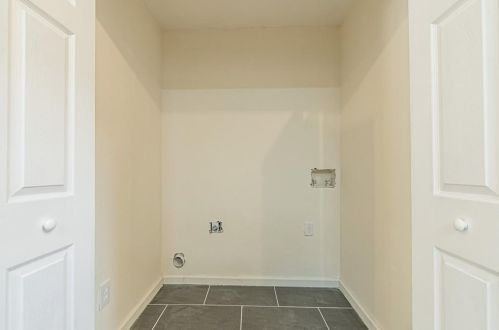 2286 Charleston Pointe, Atlanta GA  30316-3025 exterior