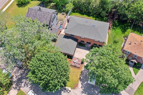 8143 Oak Ln, Niles IL  60714-2720 exterior