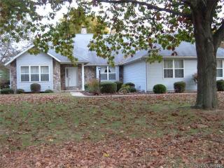 22 Hickory St, Nashville, IL 62263-5836