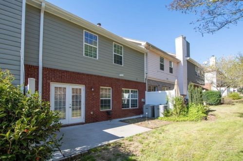 355 Creek Manor Way, Suwanee GA  30024-6565 exterior