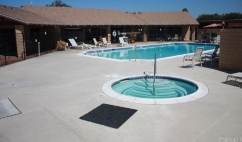 330 Magpie Ln, Santa Ana CA  92708-5822 exterior