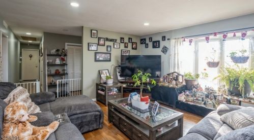 60 Van Nostrand Ave, Dover NJ  07801-4827 exterior