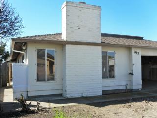 317 Primavera Way, Salinas, CA 93901-1731