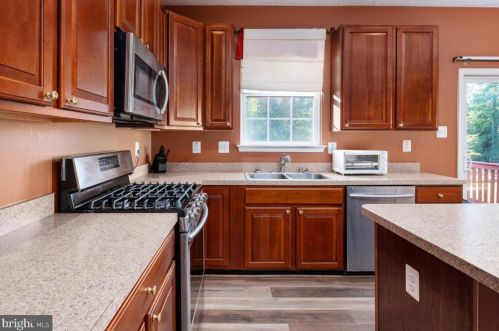 584 Windsong Dr, Aberdeen MD  21001-1835 exterior