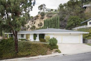 1900 Maginn Dr, Glendale, CA 91202-1126
