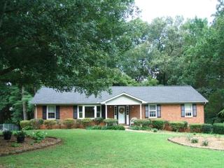 365 Longmeadow Dr, Clemmons, NC 27012-7229