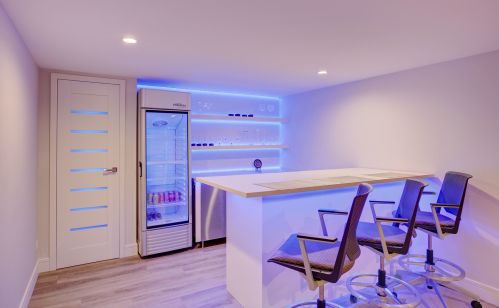 6906 Jarvis Ave, Niles IL  60714-4016 exterior