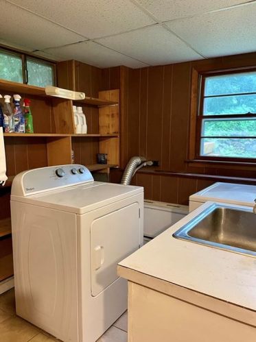 435 Middle Rd, Warwick RI  02818-2324 exterior