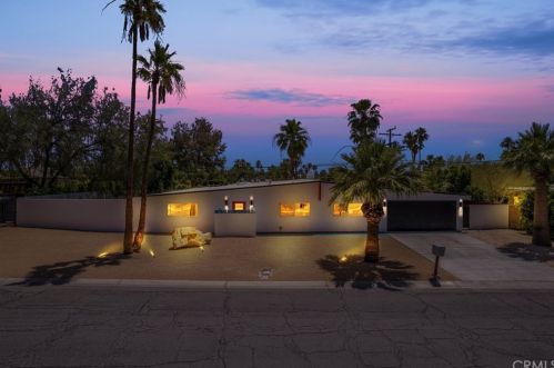 2310 Starr Rd, Palm Springs, CA 92262-3036