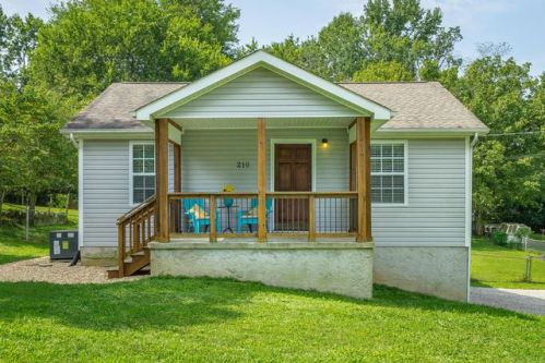 210 Allen St, Chattanooga, TN 37415-1832